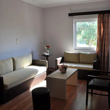 Elena Hotel 2*