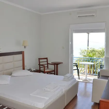 Elena Hotel Arkítsa