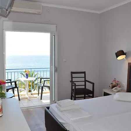 Hotel Elena 2*