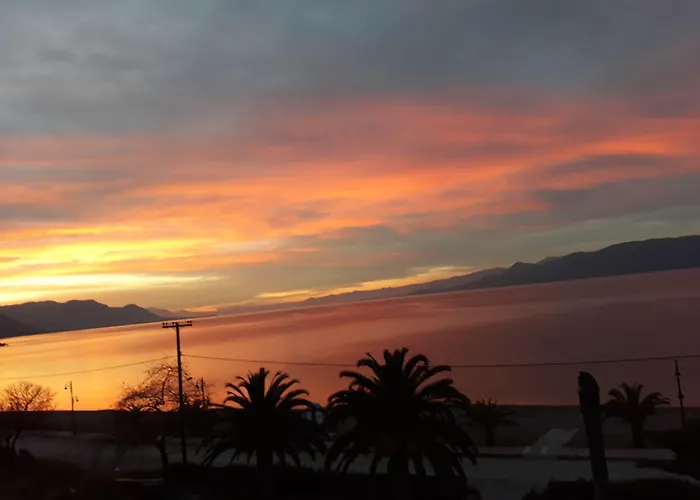 Elena Hotel Arkítsa